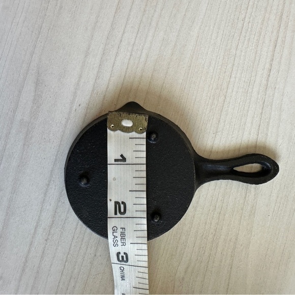 Vintage Mini Hand Painted Palm tree and sailboat 3D black Cast Iron Frying Pan - Picture 9 of 11